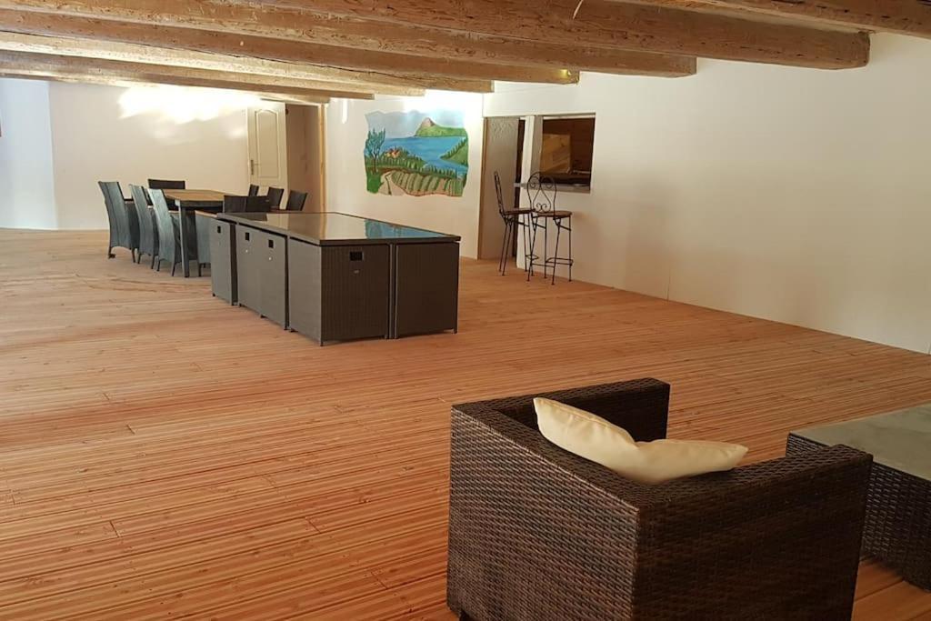 Maison 3 Chambres Avec Piscine Couverte Lespignan Bagian luar foto