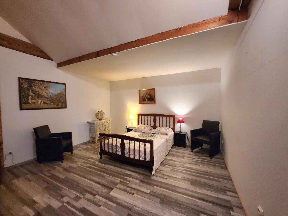 Maison 3 Chambres Avec Piscine Couverte Lespignan Bagian luar foto