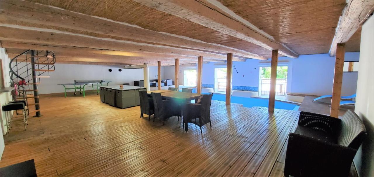 Maison 3 Chambres Avec Piscine Couverte Lespignan Bagian luar foto