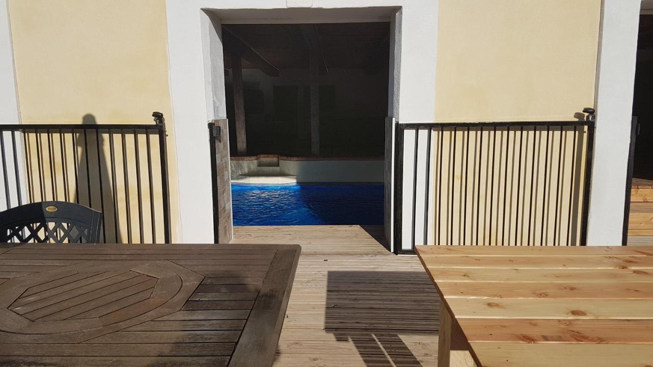 Maison 3 Chambres Avec Piscine Couverte Lespignan Bagian luar foto